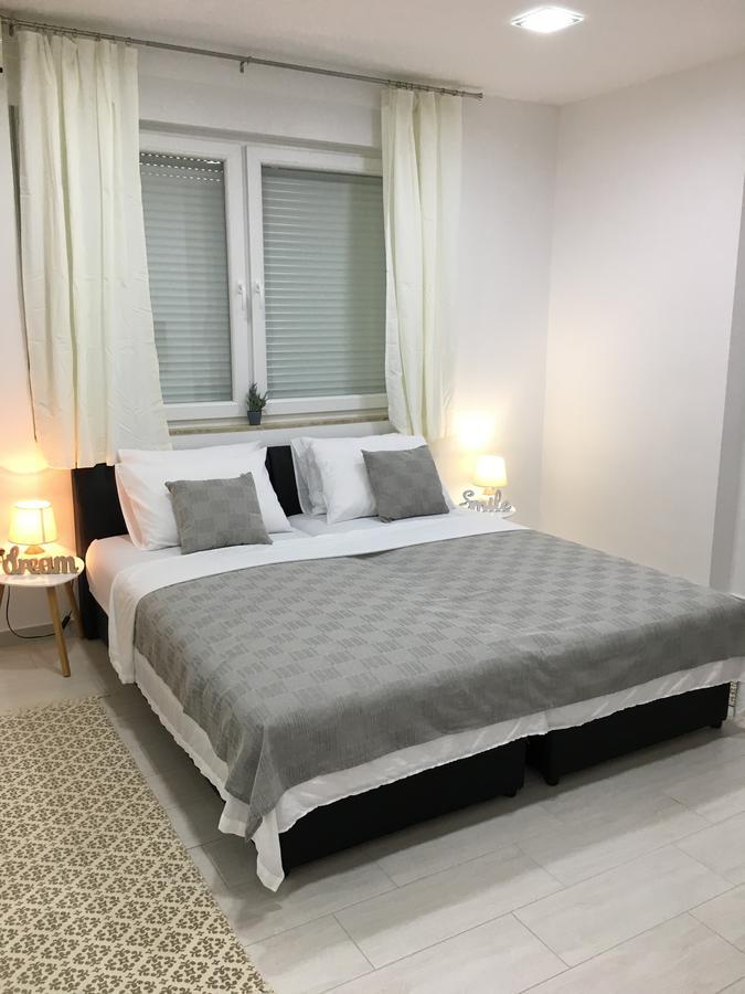 Apartments Valentina - Free Parking Μόσταρ Εξωτερικό φωτογραφία